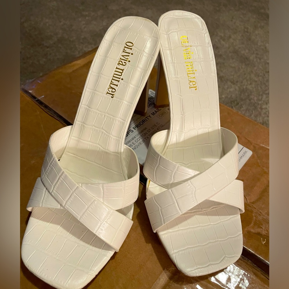 Gorgeous Olivia Miller, size 8 white heels